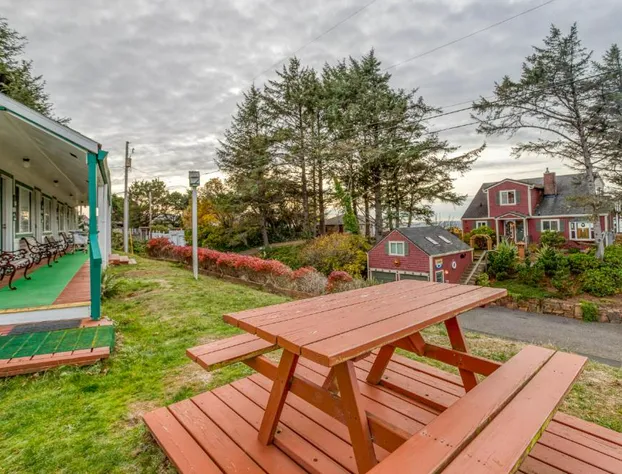 Troller's Lodge Depoe Bay hotel detail image 3