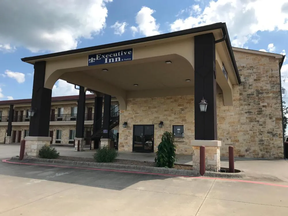 Executive Inn & Suites hotel hero