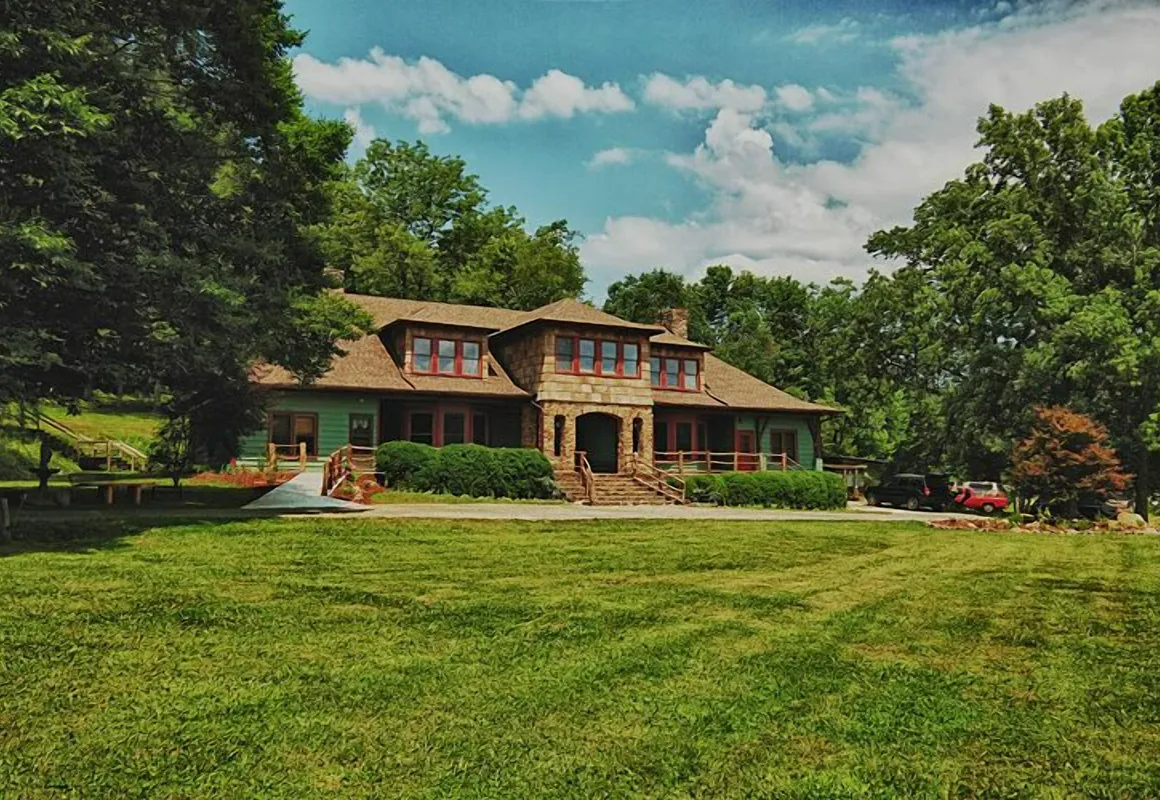 Laughing Heart Lodge hotel hero