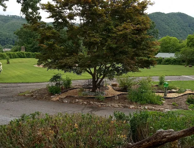 Laughing Heart Lodge hotel detail image 3