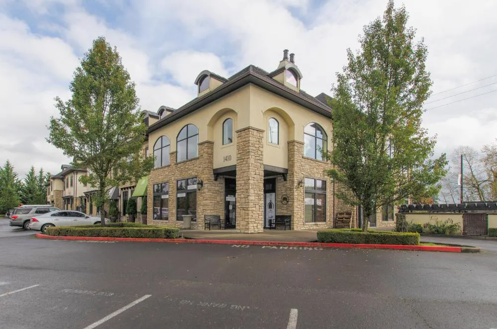 The Dundee - A Trace Hotel hotel hero