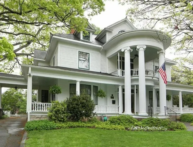 Double Oaks Bed and Breakfast hotel detail image 1
