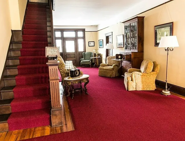 Double Oaks Bed and Breakfast hotel detail image 2