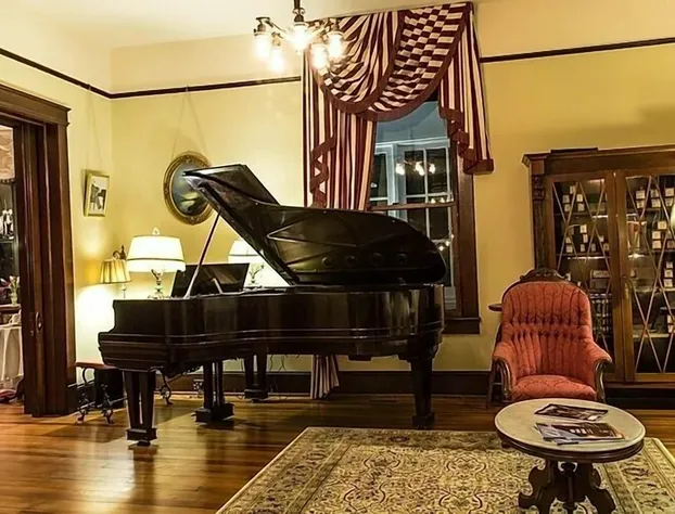 Double Oaks Bed and Breakfast hotel detail image 3