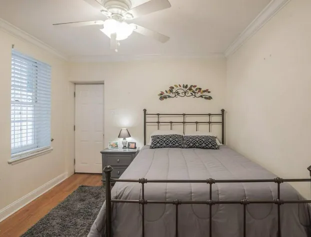 Beautiful 2 bedroom-Graduate Hospital-Back Patio hotel detail image 2