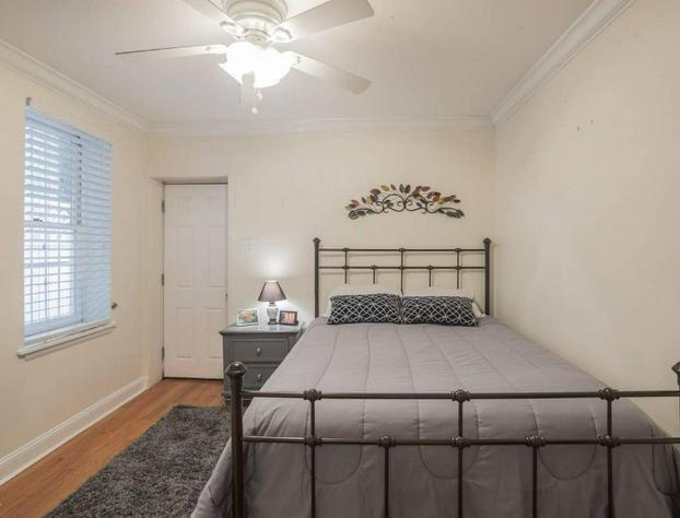 Beautiful 2 bedroom-Graduate Hospital-Back Patio hotel detail image 3