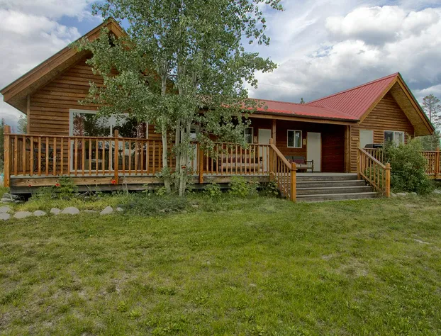 Eagle Bear Lodge hotel detail image 1