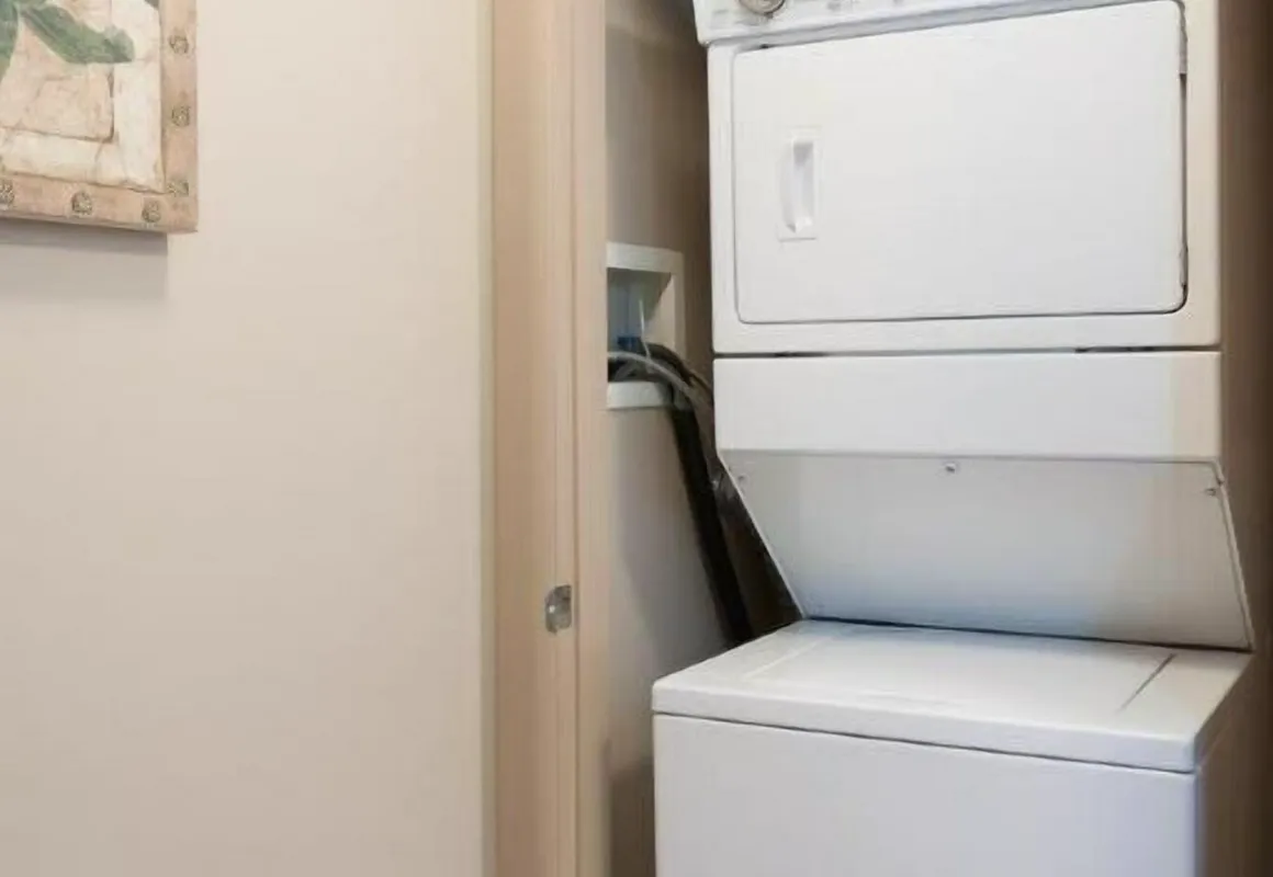 Corner Apartment With Lake View #518 hotel hero