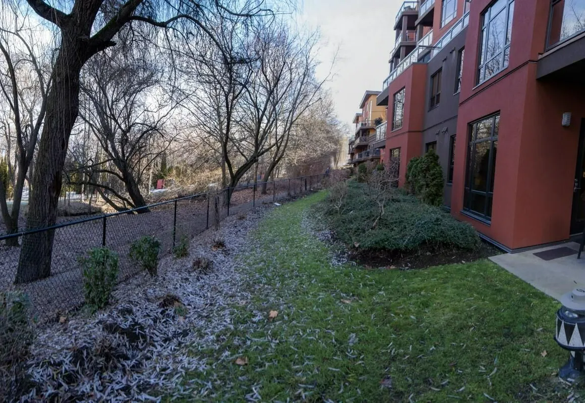 Ground Level with Quiet Creek out Backdoor #124 hotel hero