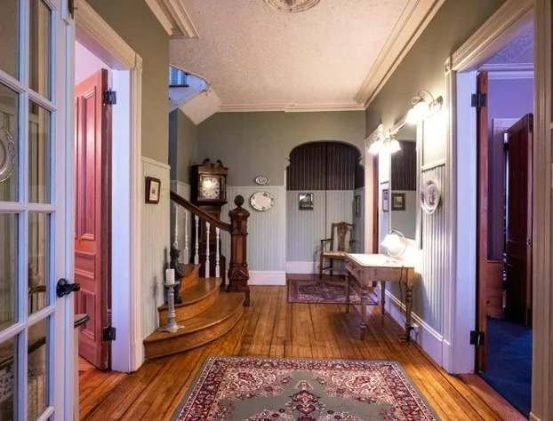 The Lark & Loon Inn hotel detail image 4