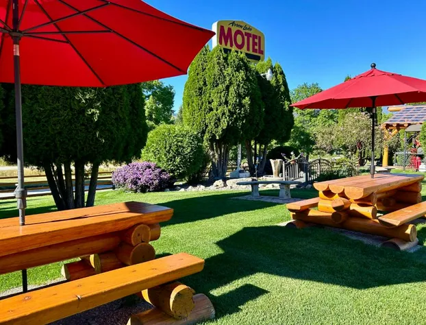 Arrow Lake Motel hotel detail image 2
