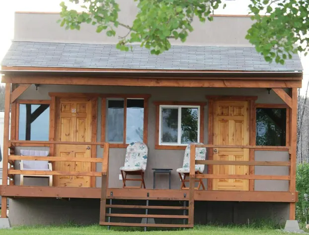 Woodlands fishin resort hotel detail image 2