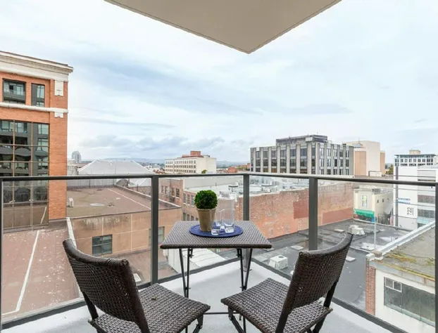 Sparkling Gem And Brand New Condo In The Heart Of The City hotel detail image 3