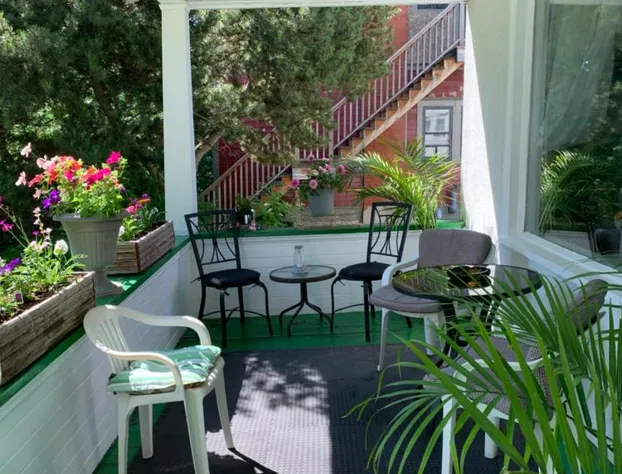 Quaint & Cozy Accommodation hotel detail image 1