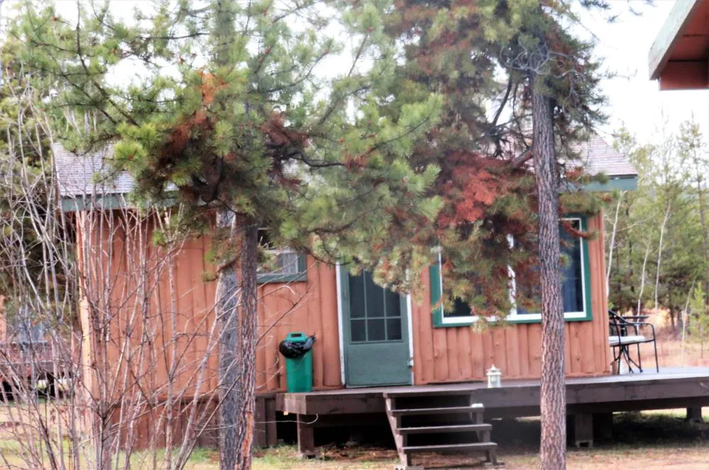 Barney’s Lakeside Resort hotel hero