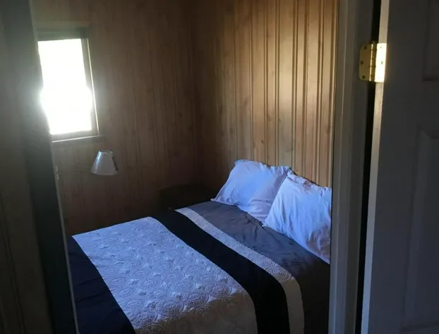 Barney’s Lakeside Resort hotel detail image 3