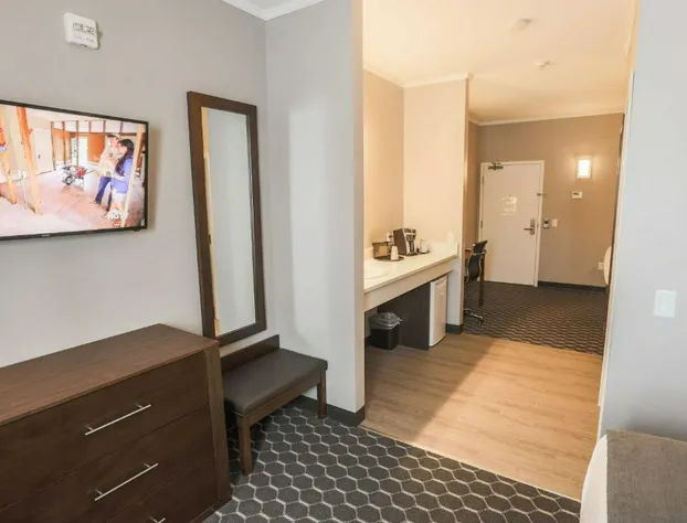 Blue Crescent Hotels Rivers hotel detail image 3