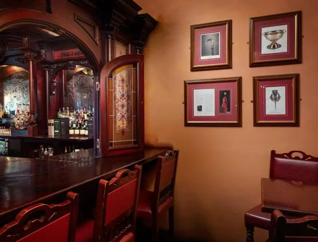 Irish Cottage Inn & Suites hotel detail image 2