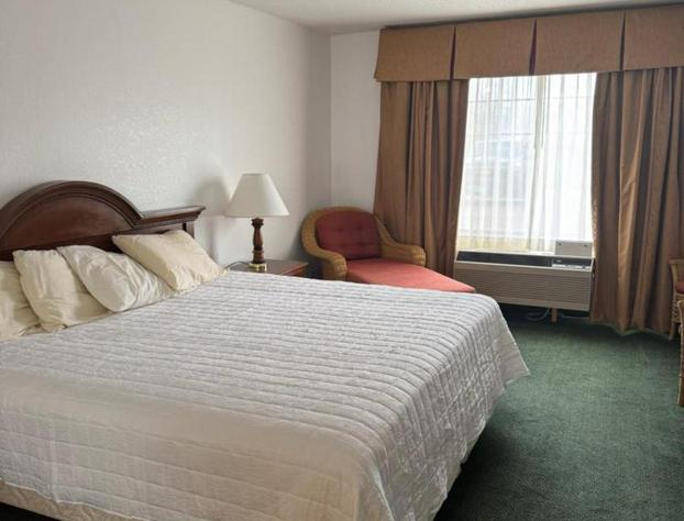 Garrison Inn & Suites hotel detail image 1