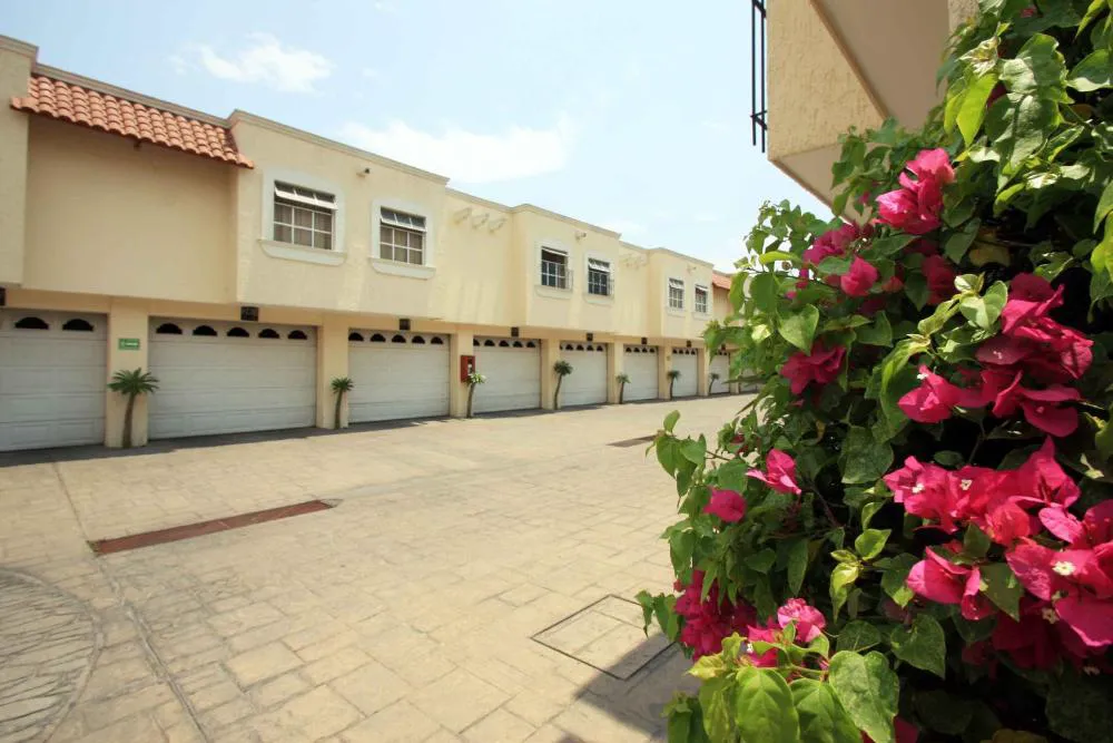 Motel Mirage hotel hero