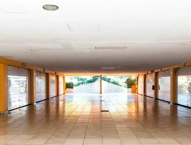 DLUXE auto hotel hotel detail image 3