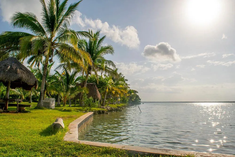 Cayuco Maya hotel hero