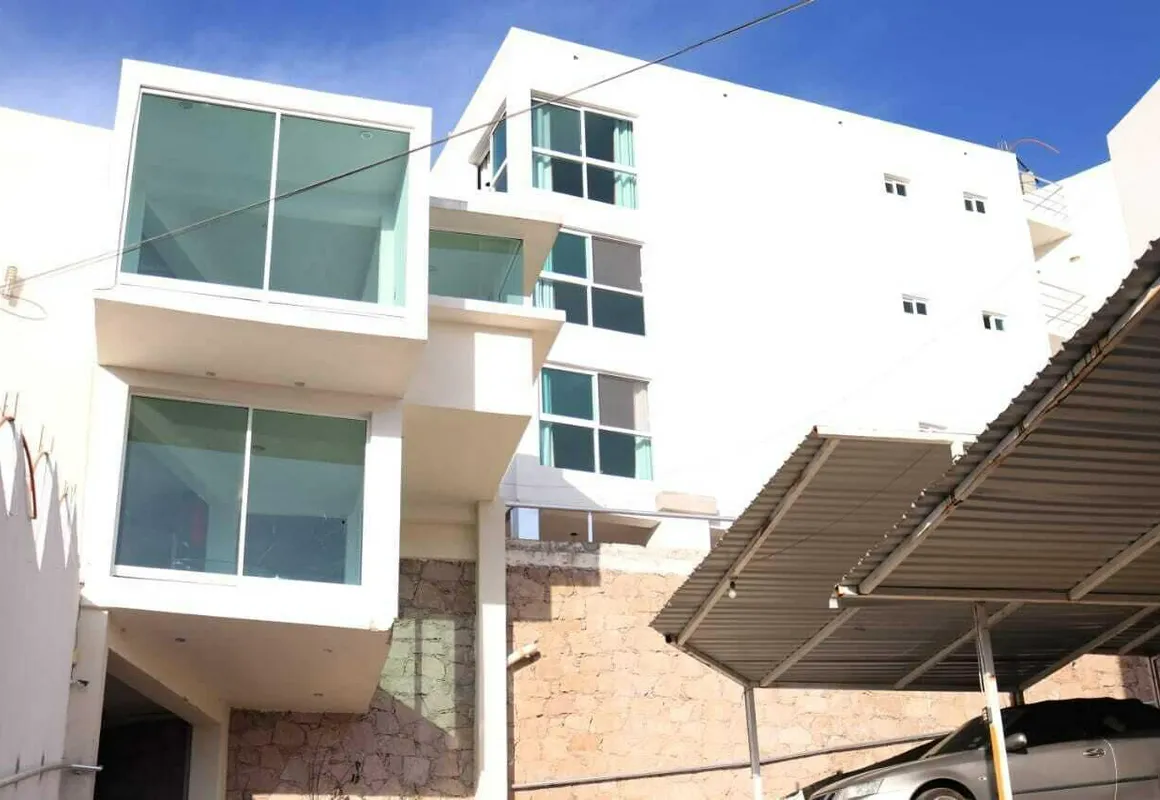 Villa Palaxs hotel hero