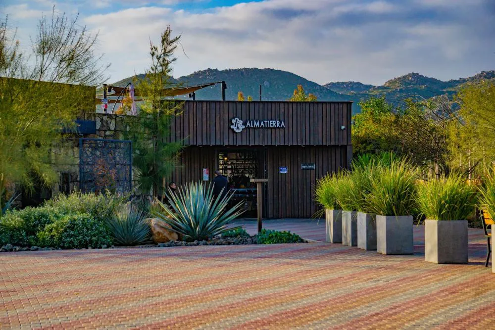 Ojo Azul Resort hotel hero