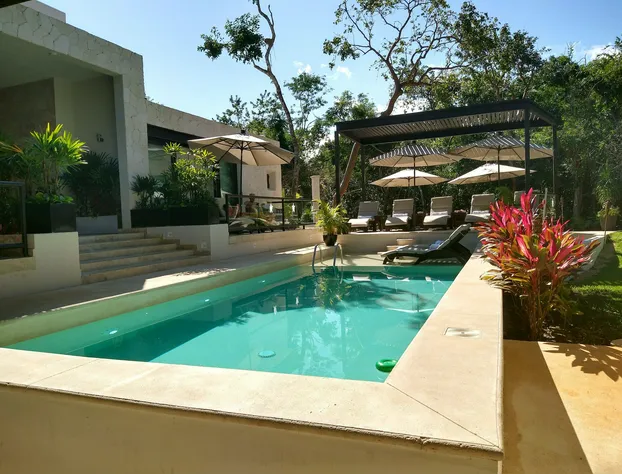 Xaha Villas Suites & Golf Resort hotel detail image 2