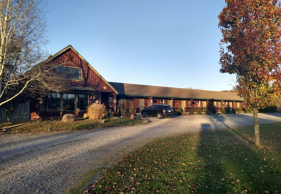 The Meadowlark Inn hotel hero