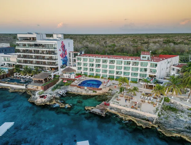 Hotel B Unique - Adults Only hotel detail image 1