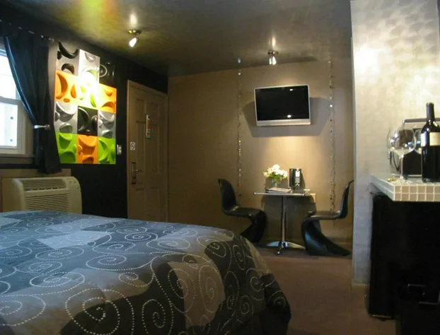 The Roxbury hotel detail image 4