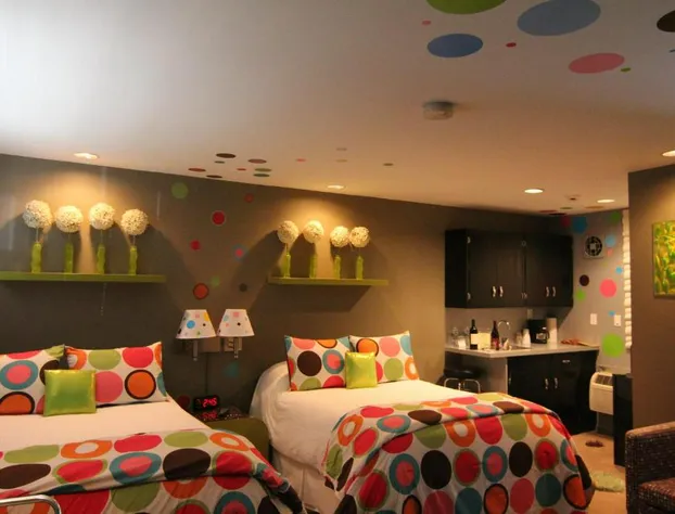 The Roxbury hotel detail image 4