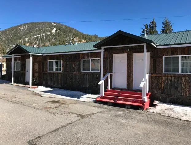 Deer Lodge hotel detail image 1