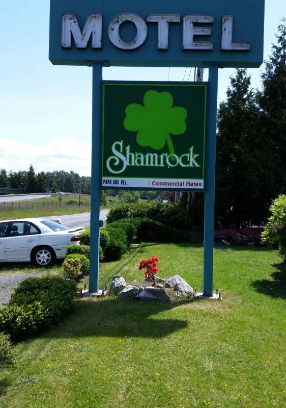 Shamrock Motel hotel hero