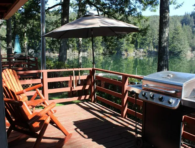 Mercer Lake Resort and Beach hotel detail image 4