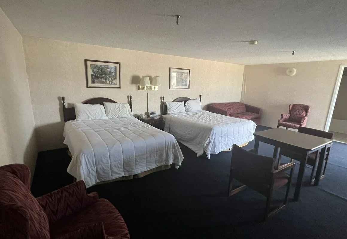 Economy Inn hotel hero