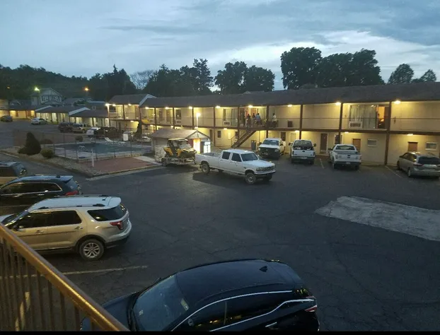 Economy Inn hotel detail image 1