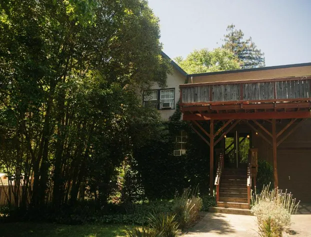 Johnson's Beach hotel detail image 1