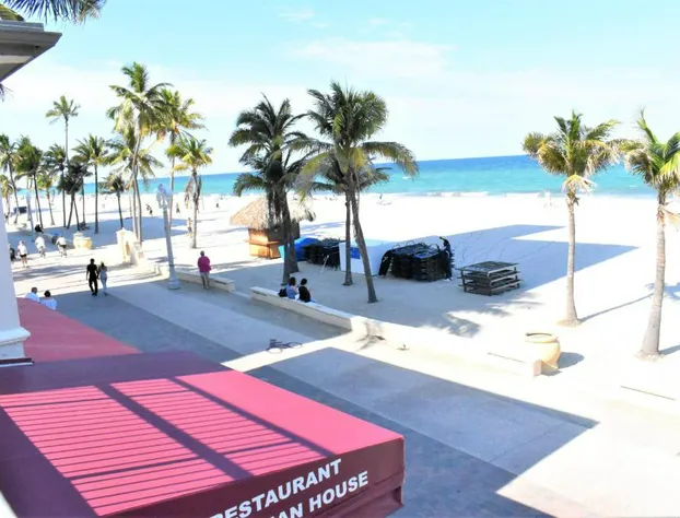 Golden Sand Oceanfront hotel detail image 1
