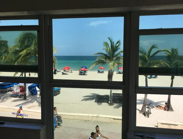 Golden Sand Oceanfront hotel detail image 3