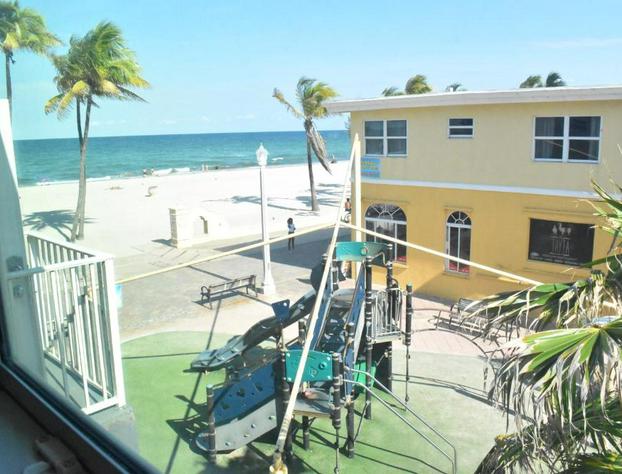 Golden Sand Oceanfront hotel detail image 1