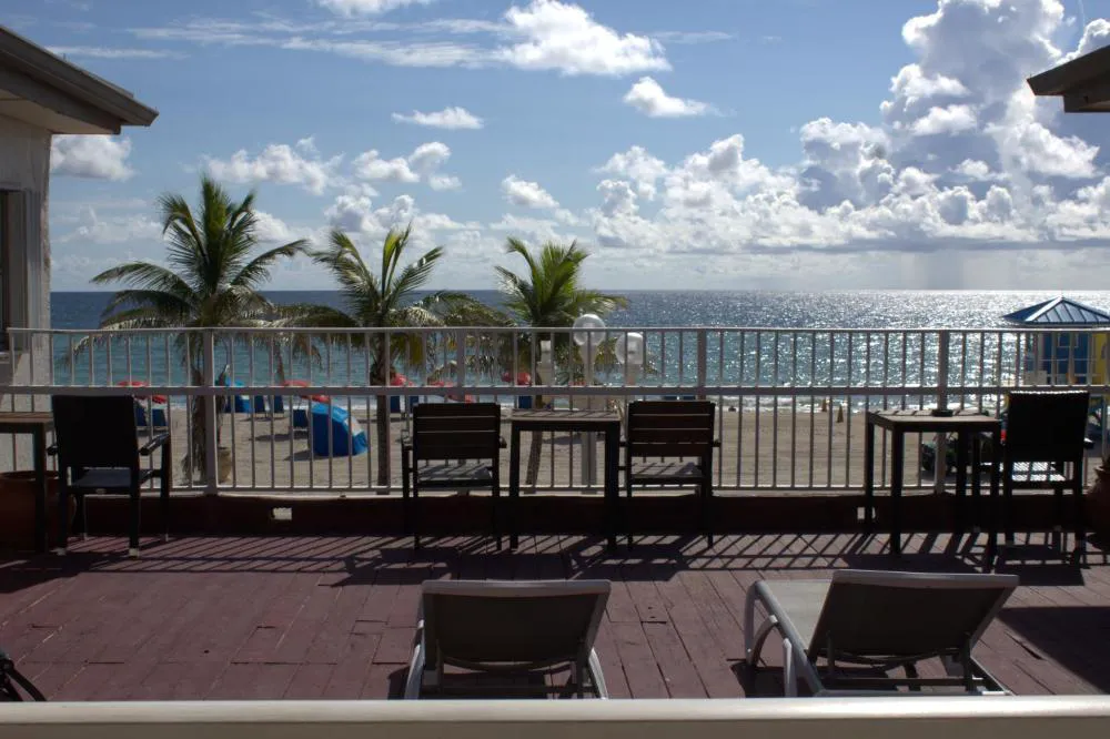 Golden Sand Oceanfront hotel hero