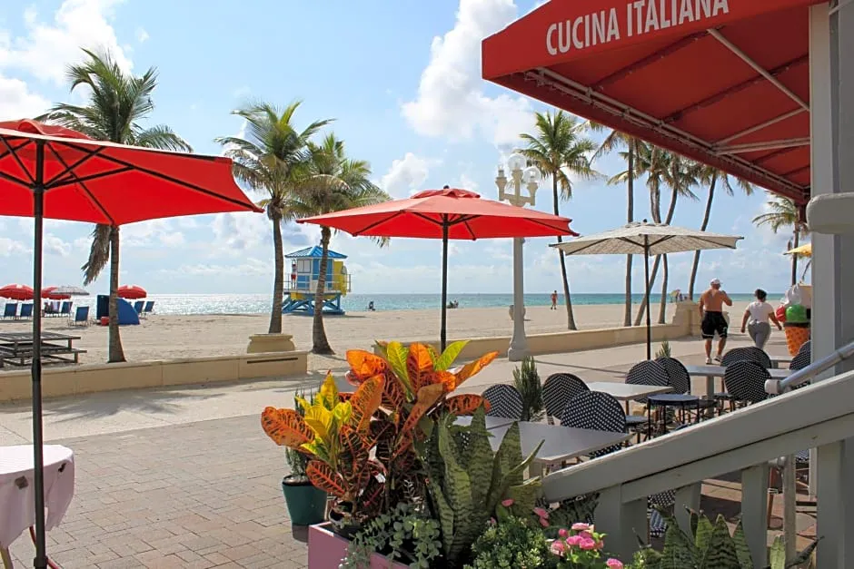 Golden Sand Oceanfront hotel hero