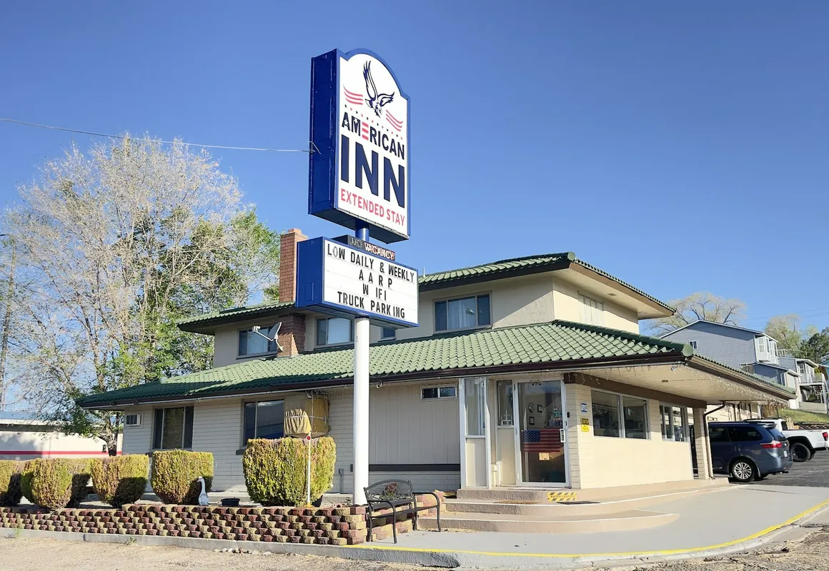 American inn hotel hero