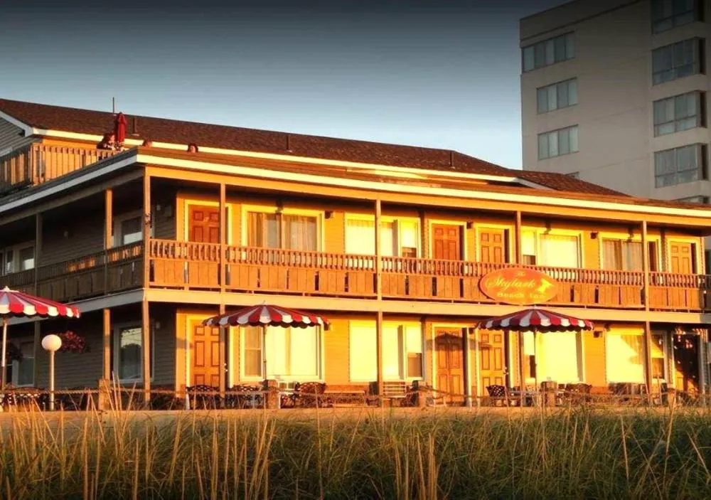 The Skylark Beach Inn hotel hero