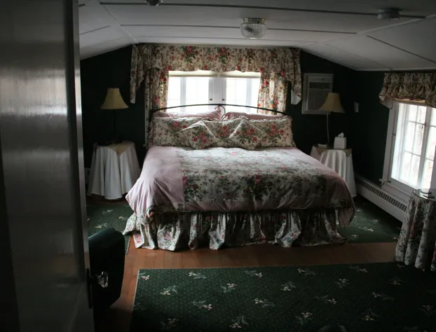 Fox Creek Inn LLC hotel detail image 4