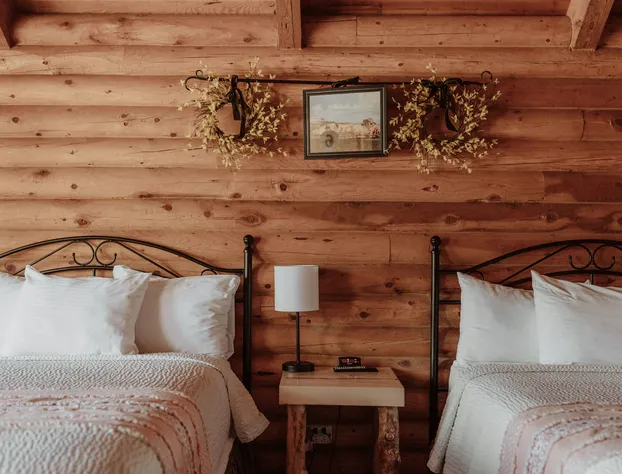 Bryce Canyon Log Cabins hotel detail image 4