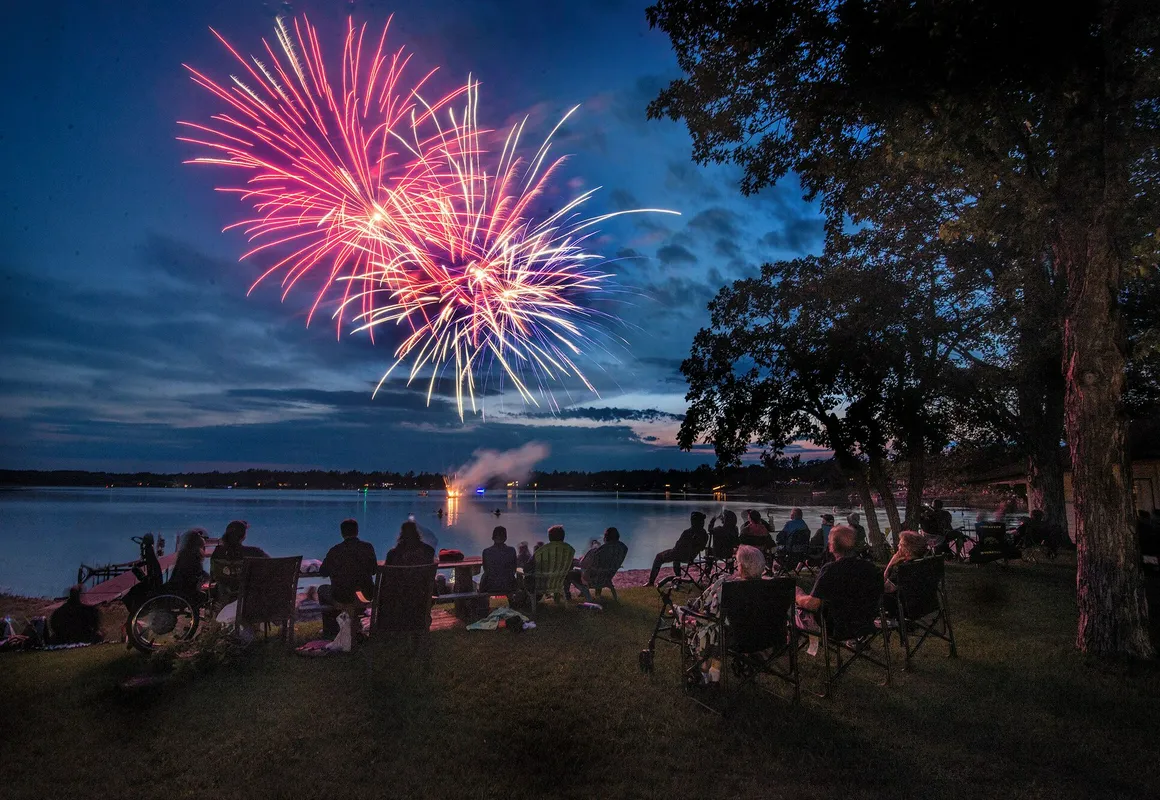 Spirit Lake Resort Motel hotel hero