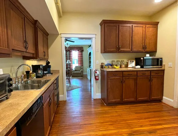 Grand Lux Inn hotel detail image 3